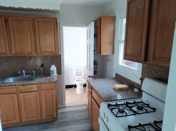 75B Pineview Ave