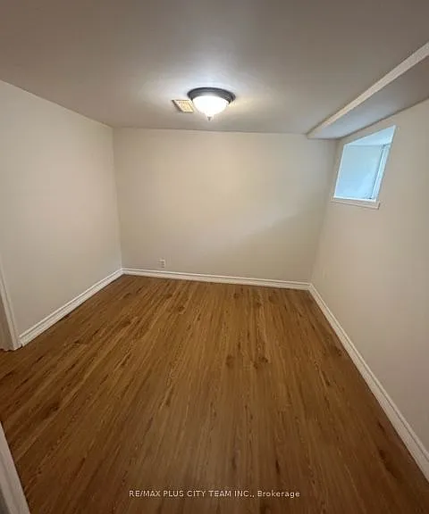 686 Sammon Ave #BASEMENT — Photo 12