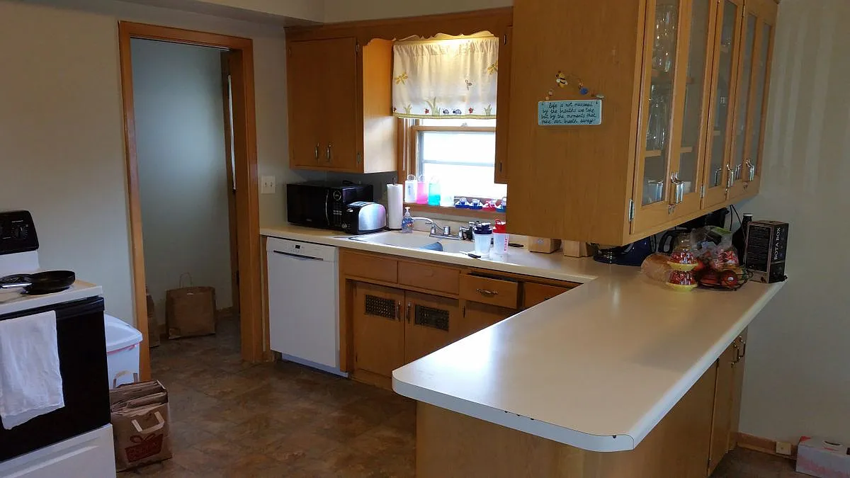 3 bed, 2.0 bath, 1721 sqft, $2,550 — Photo 3