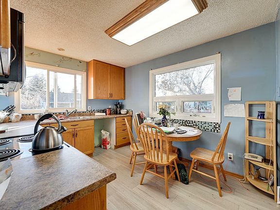 5th image of 3544 20th Ave NW