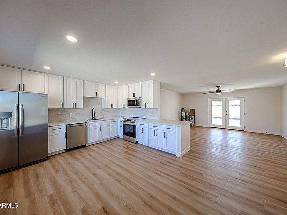 2nd image of 3337 W Ocotillo Rd