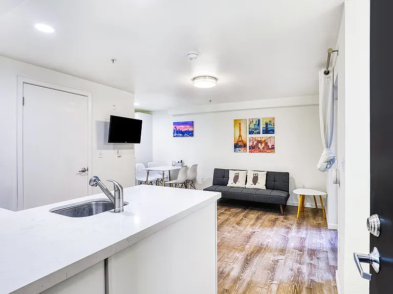 425 Vine St #318 — Photo 5