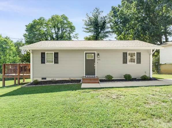 1101 Gearhart Rd SE, Roanoke, VA 24014