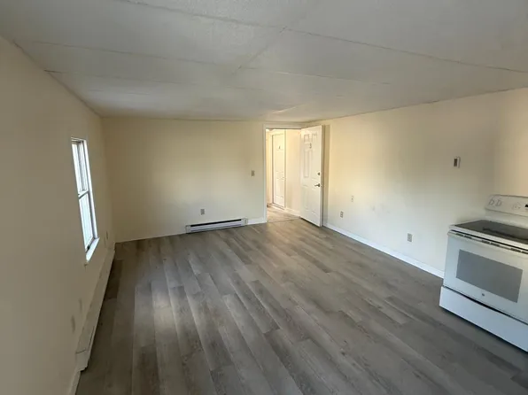 31-37 Leicester St #3, North Oxford, MA 01537
