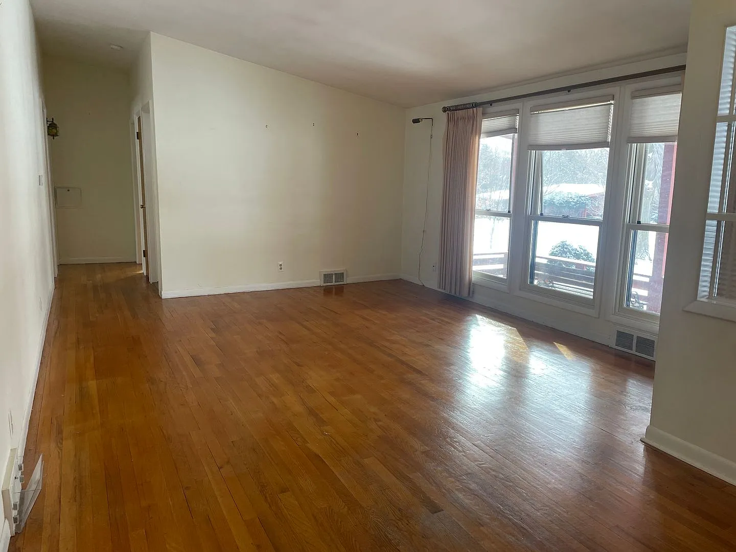 4-Bedroom 1.5 Bathroom Ranch Home — Photo 2