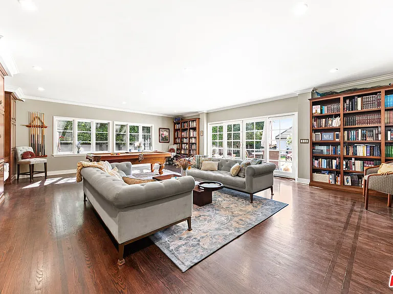 401 N McCadden Pl — Photo 21