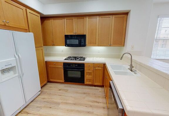 2nd image of 8785 Park Pl