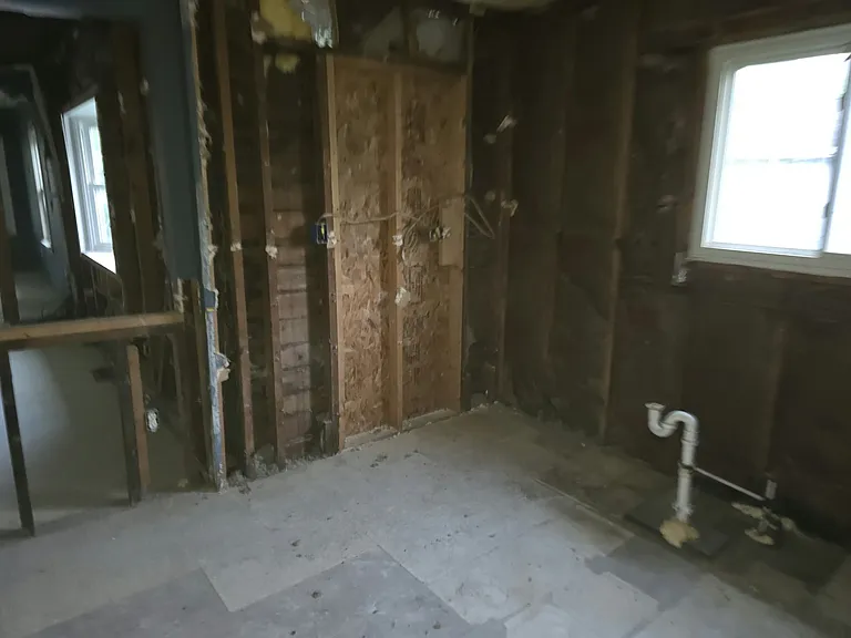 728 Schirmeyer St — Photo 9