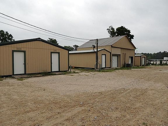 Back of the buildings create a 2nd row  of additional units.