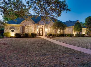 1877 Plum Creek Dr, Midlothian, TX 76065