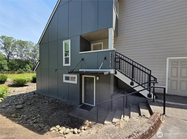 24616 45th Place S, Kent, WA 98032