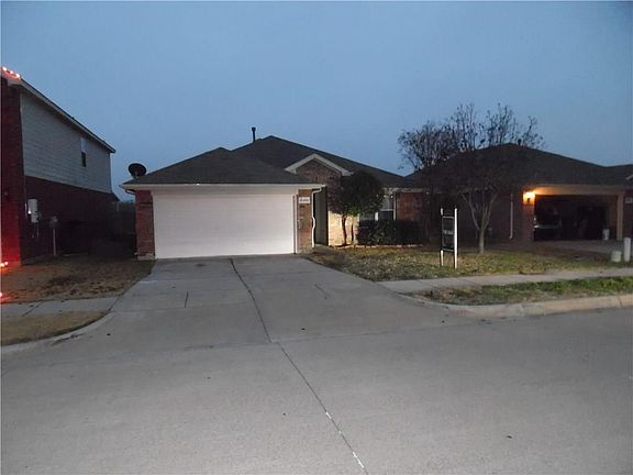 3rd image of 10404 Lake Park Dr