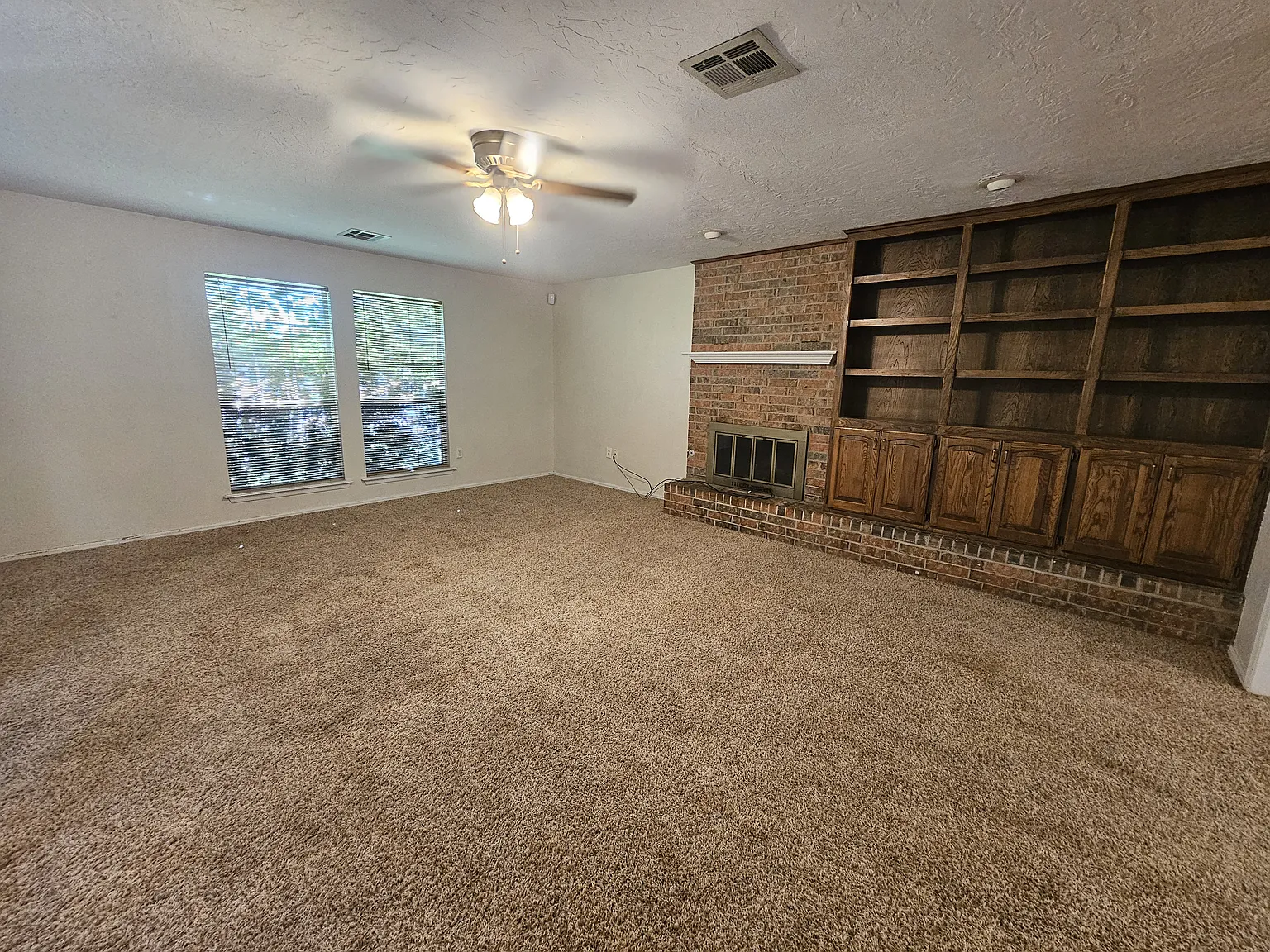 3 bed, 2.5 bath, 1750 sqft, $1,500 — Photo 4