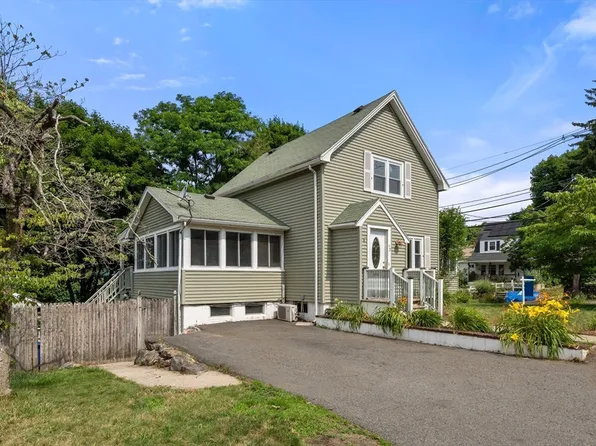 52 Cottage St, Stoneham, MA 02180