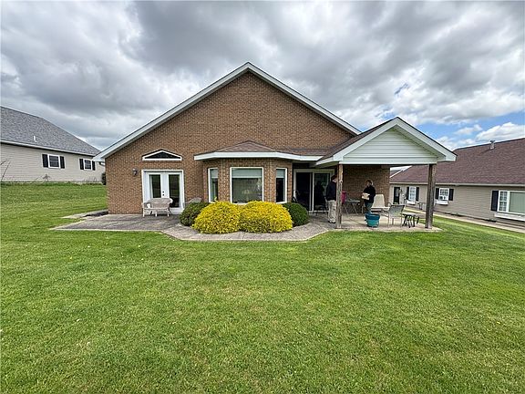 5th image of 110 Mulligan Dr