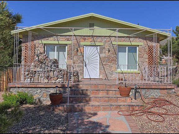2nd image of 1819 Dakota St