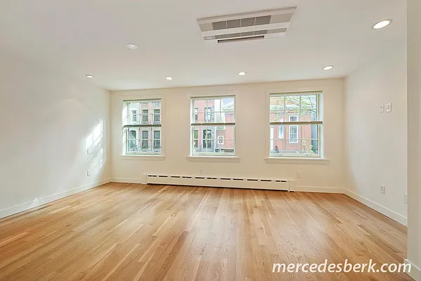 Rented by Mercedes Berk | media 9