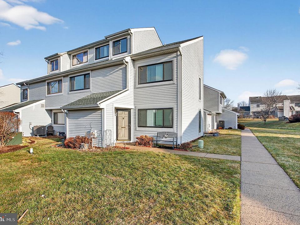 1st image of 701 Continental Dr
