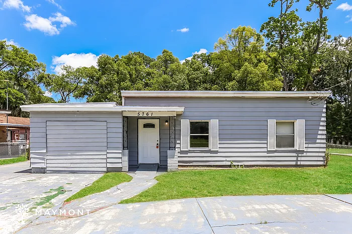 3 bed, 2.0 bath, 1258 sqft, $1,295 — Photo 1