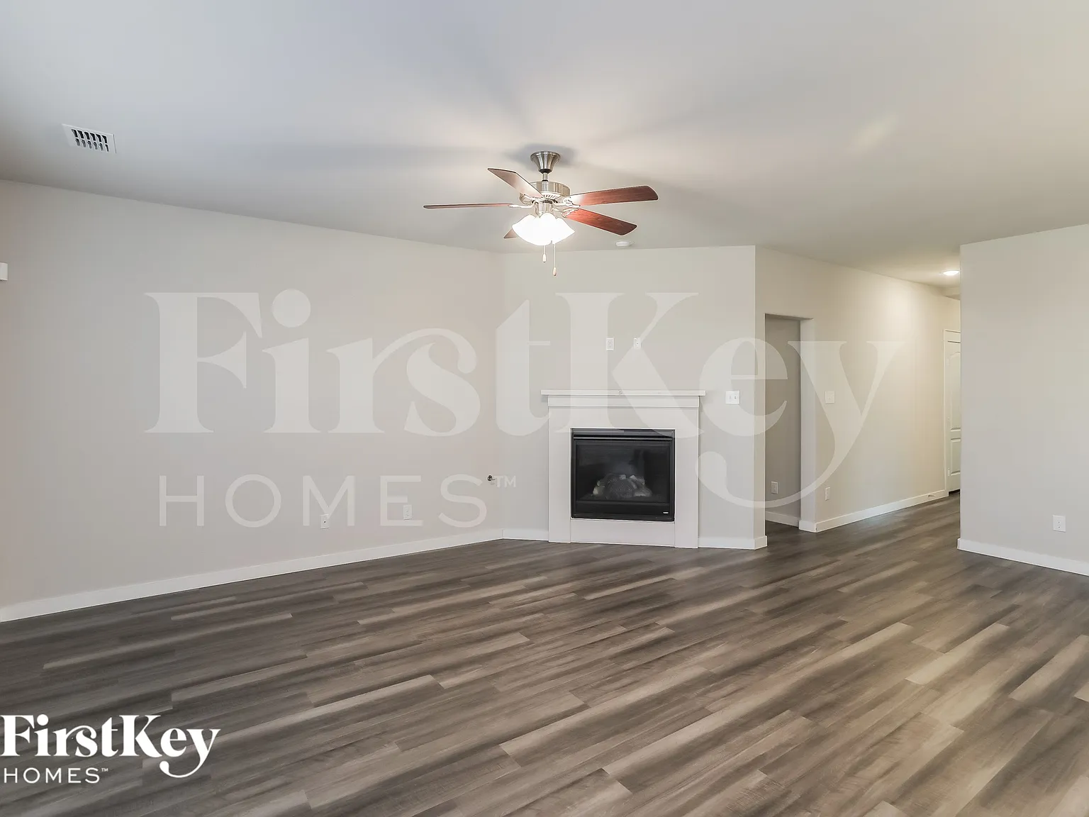 3 bed, 2.0 bath, 1674 sqft, $2,455 — Photo 2