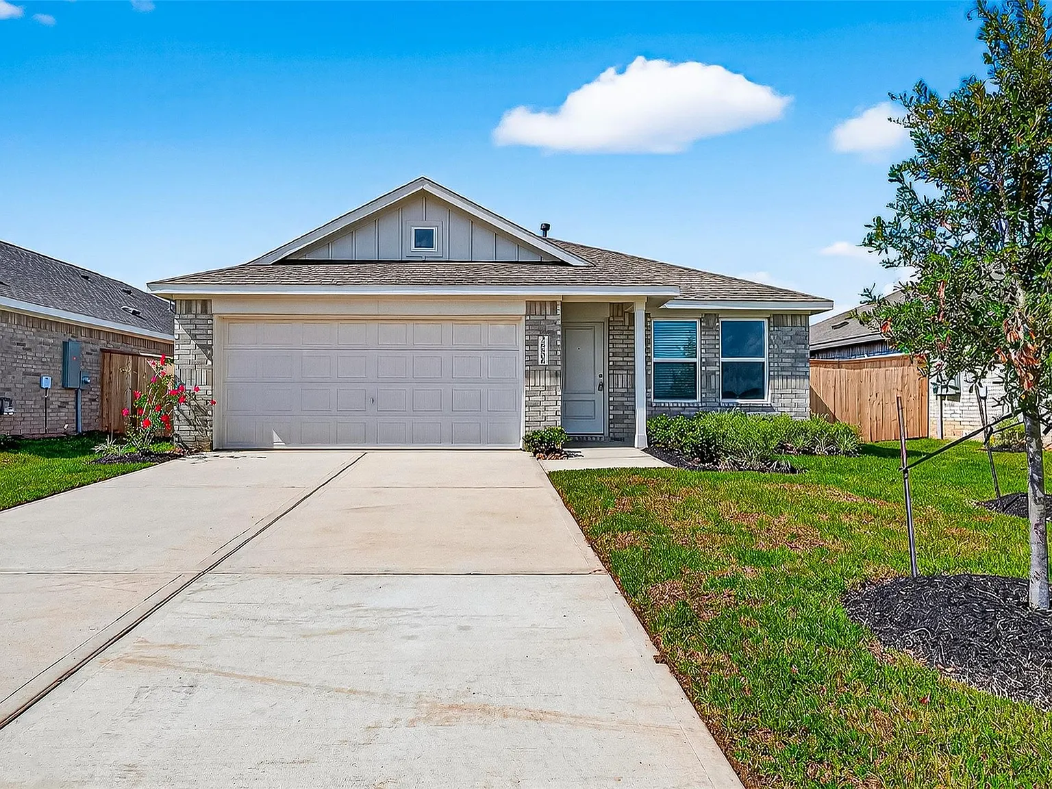 3 bed, 2.0 bath, 1522 sqft, $1,995 — Photo 2