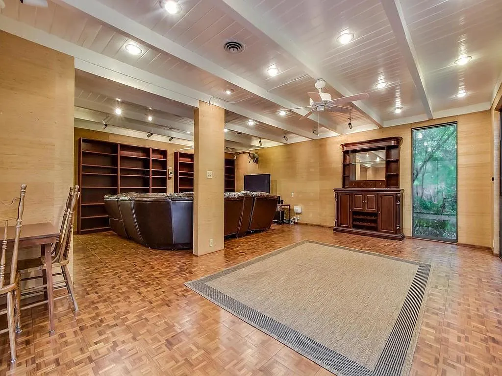 6 bed, 4246 sqft, $13,000 — Photo 3
