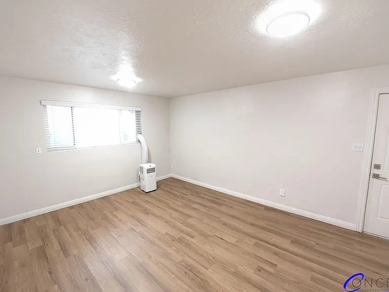 943-971 Chapel Dr — Photo 37