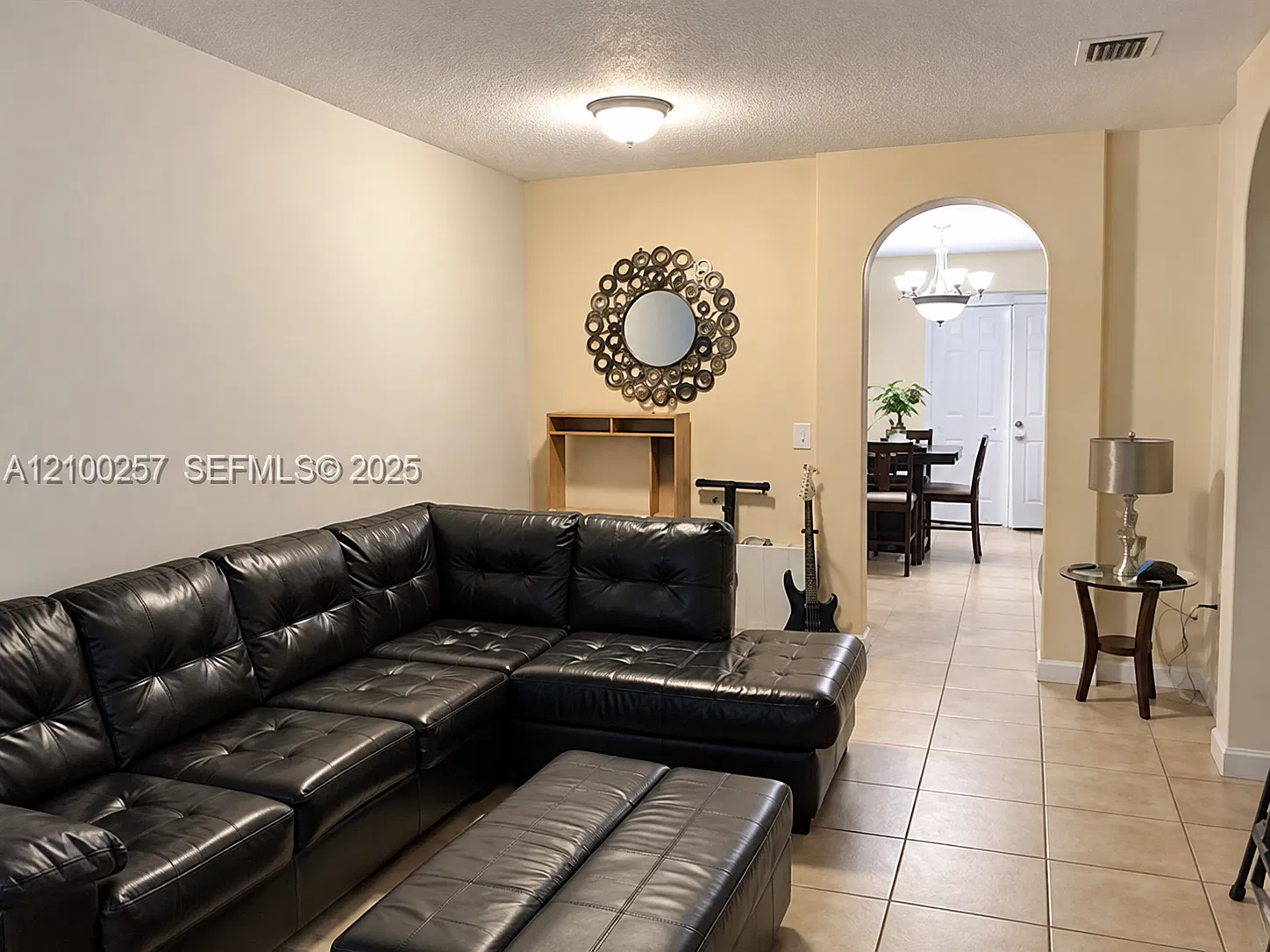 4 bed, 2312 sqft, $3,200 — Photo 4