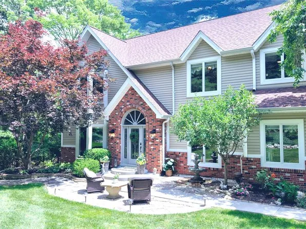 18148 Country Trails Ct, Glencoe, MO 63038