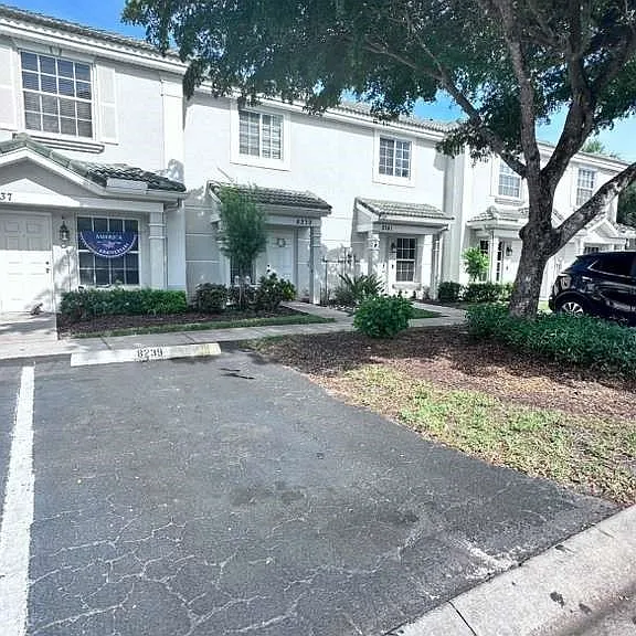 8239 Pacific Beach Dr — Photo 2