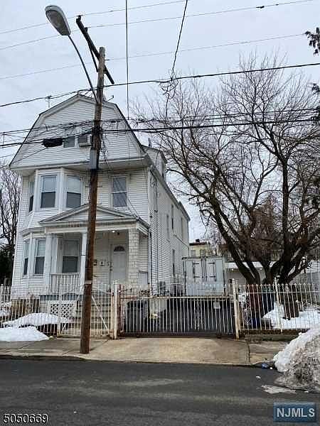 1st image of 120 22nd St #122