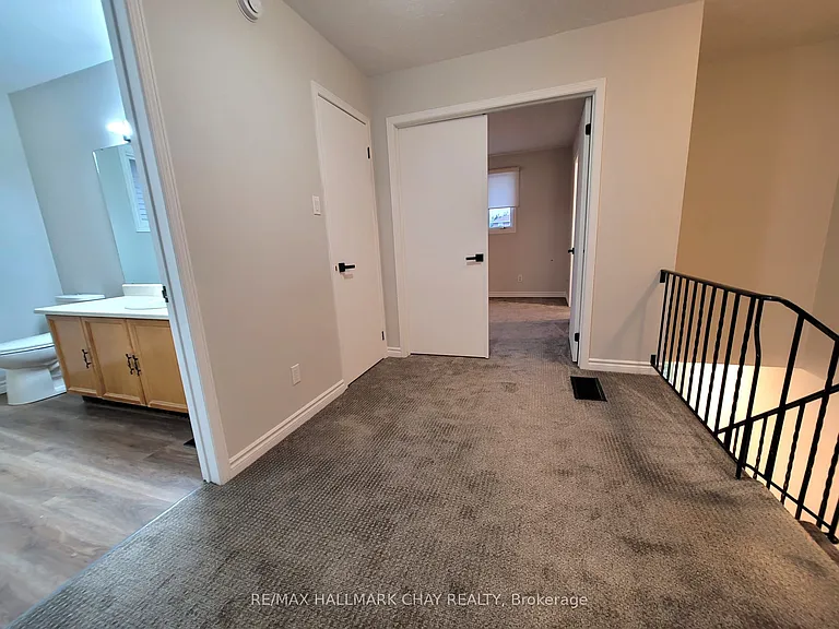 30 Orwell Cres — Photo 10