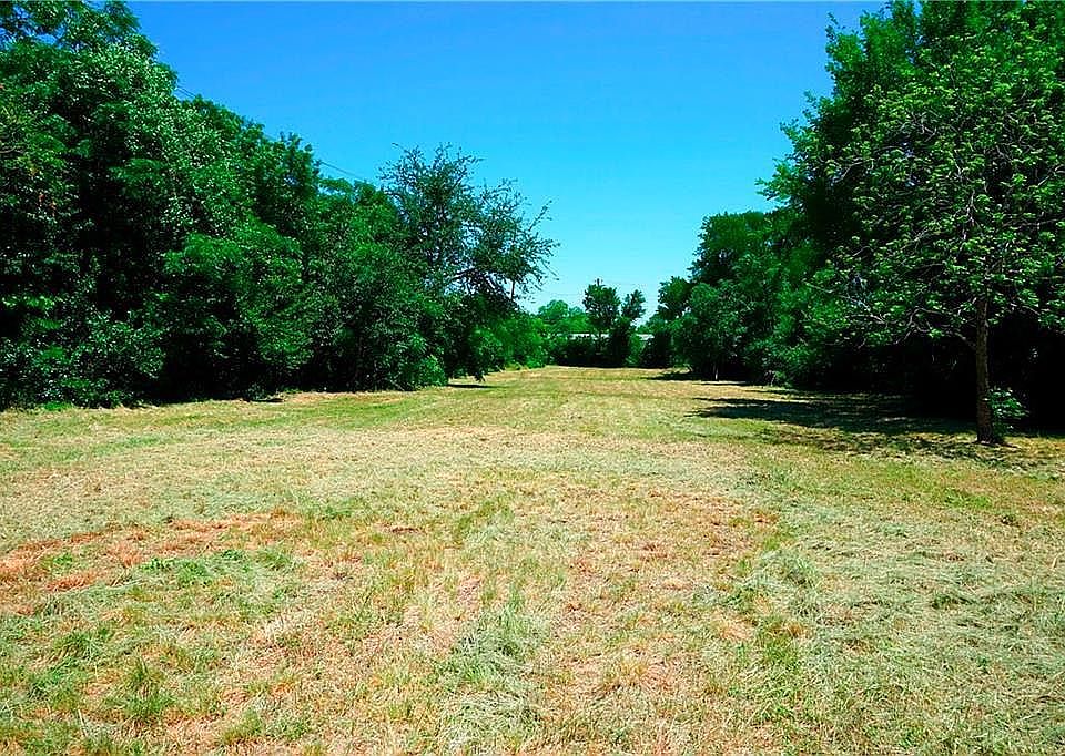 1st image of 633 Uhland Rd