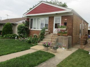 4628 Winchester Ave, Lyons, IL 60534