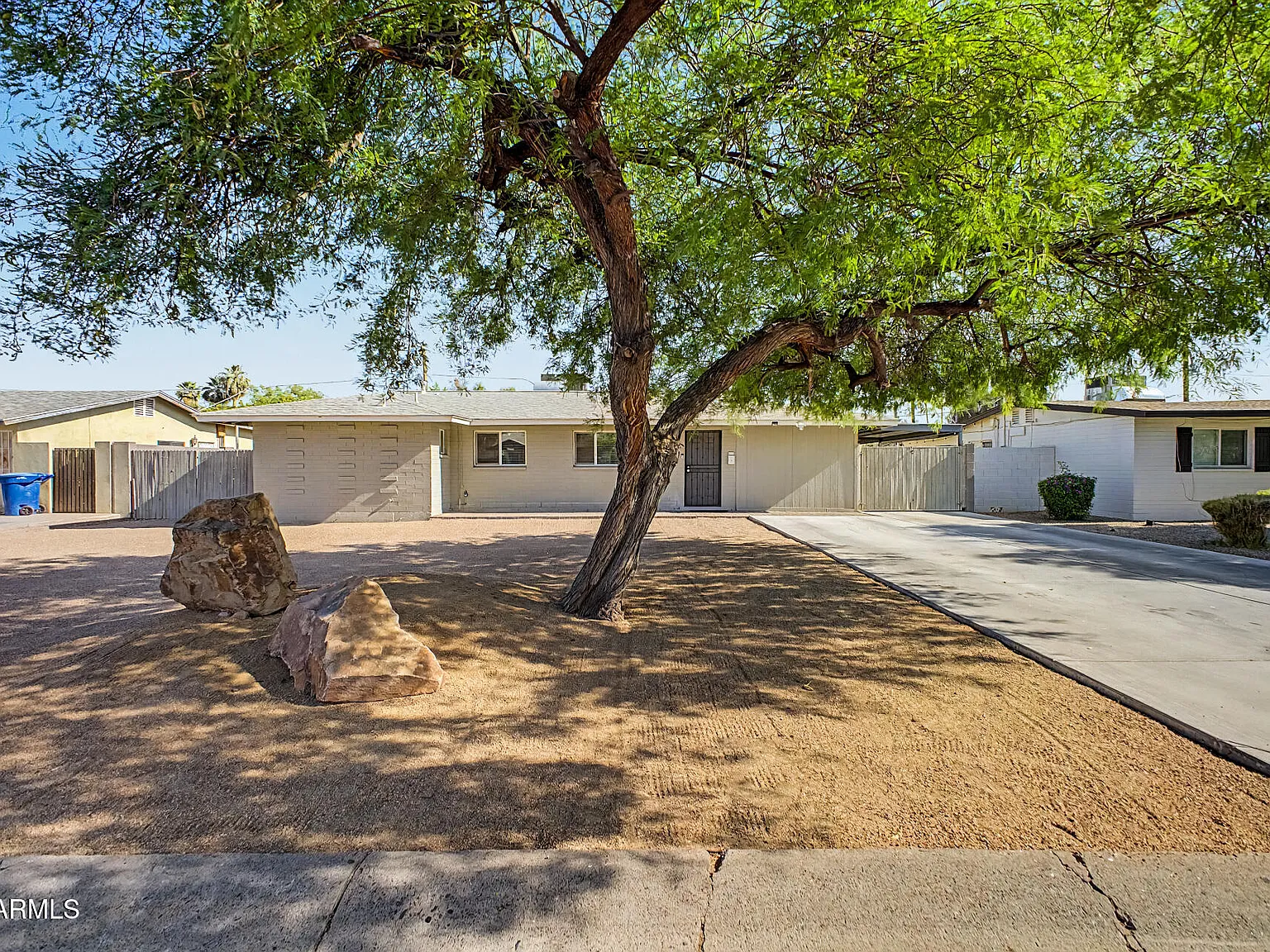 4 bed, 3.0 bath, 1600 sqft, $4,000 — Photo 2
