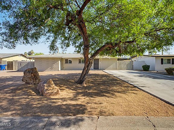 2nd image of 515 E VISTA DEL CERRO Drive