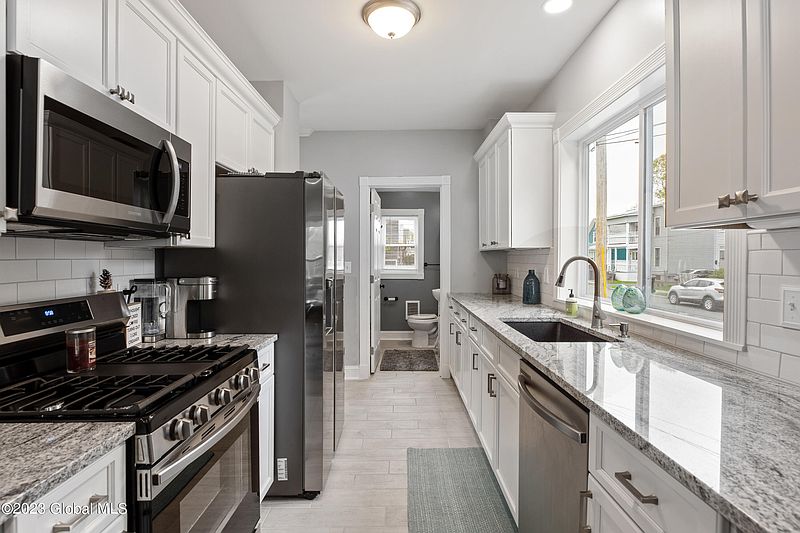4th image of 12 Grace Court