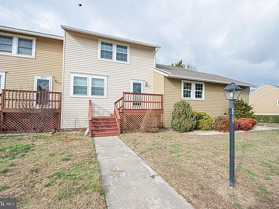 3rd image of 29595 Dutchmans Ln #302/14