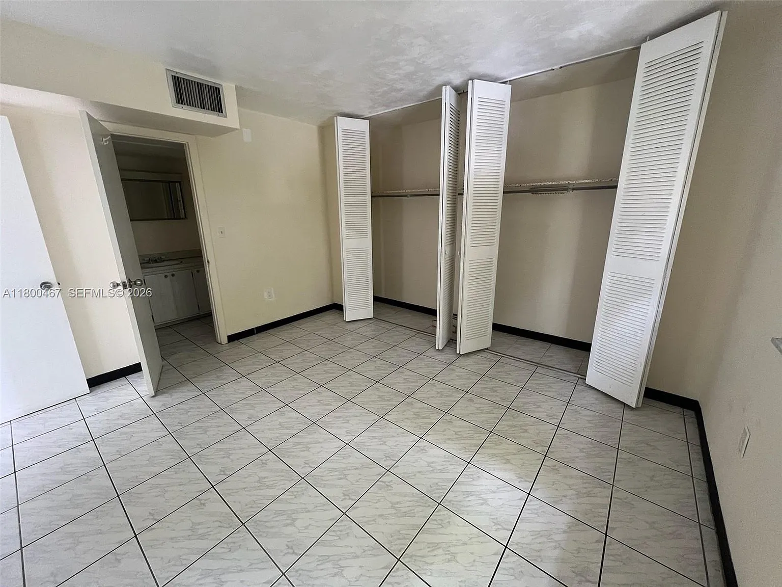7125 Dickens Condo — Photo 3