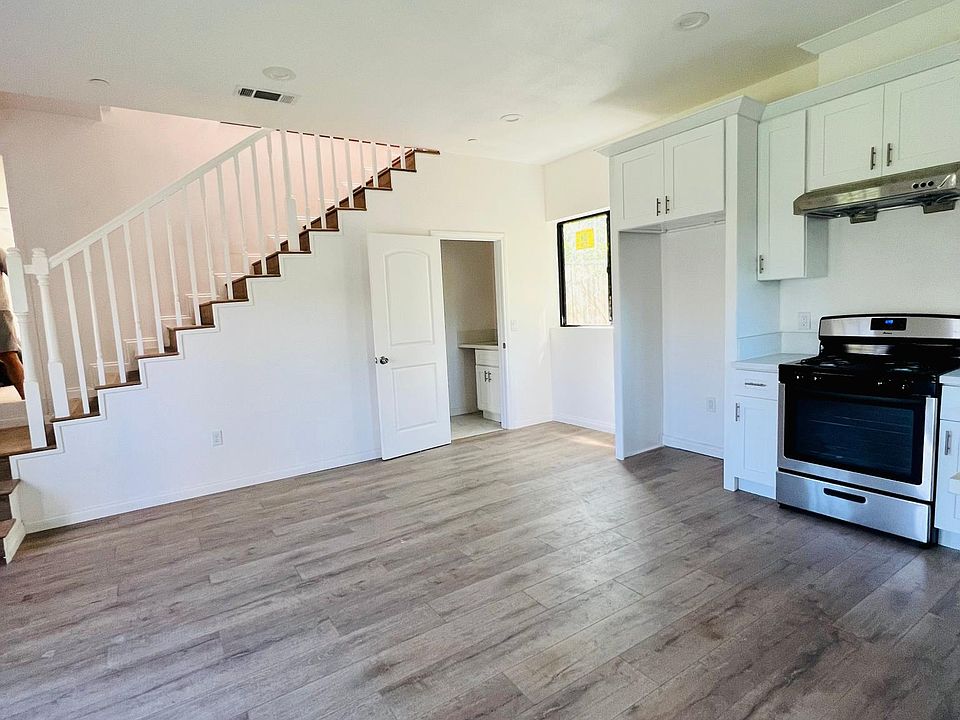 1st image of 718 Terrace Dr