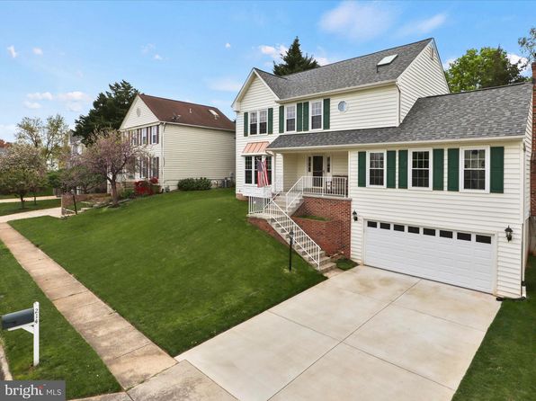 214 Primavera Cir, Sterling, VA 20165