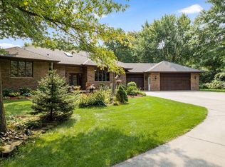8895 River Heights Way, Inver Grove Heights, MN 55076