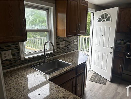 5th image of 27 Southmere Rd #1