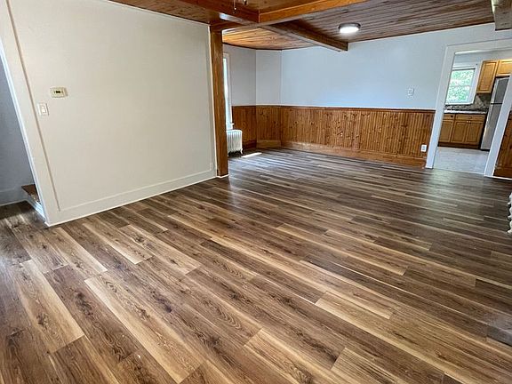 3rd image of 42 Pine St