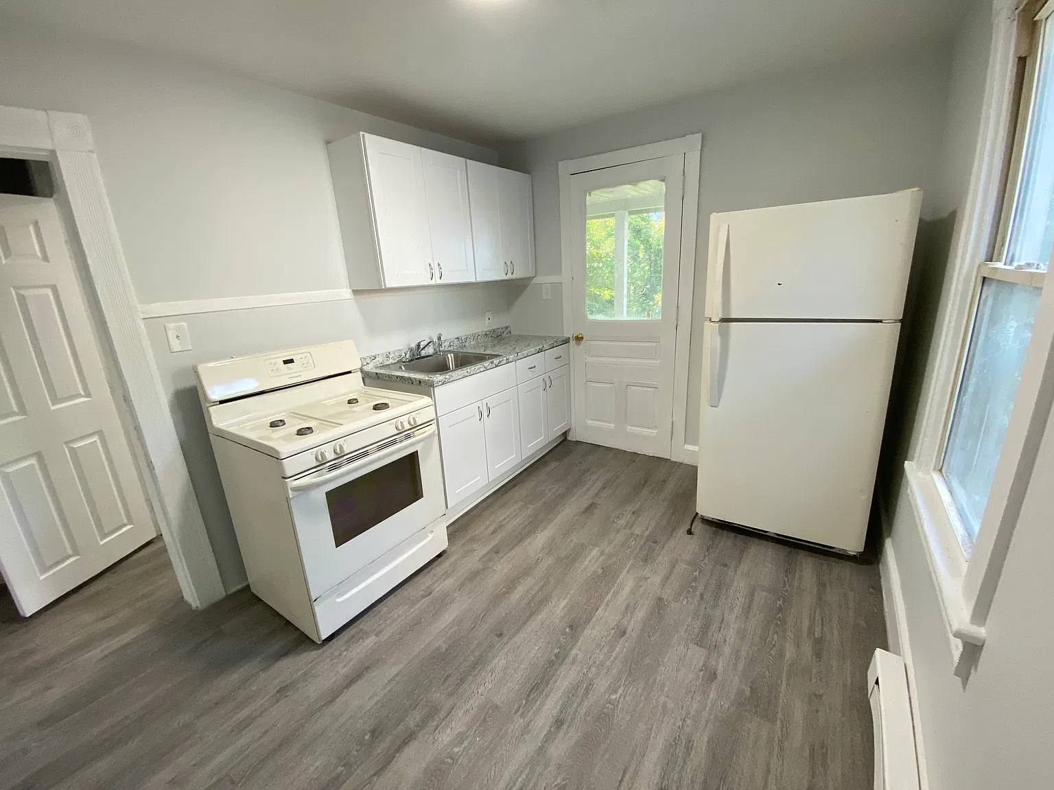 4 bed, 1344 sqft, $1,400 — Photo 3