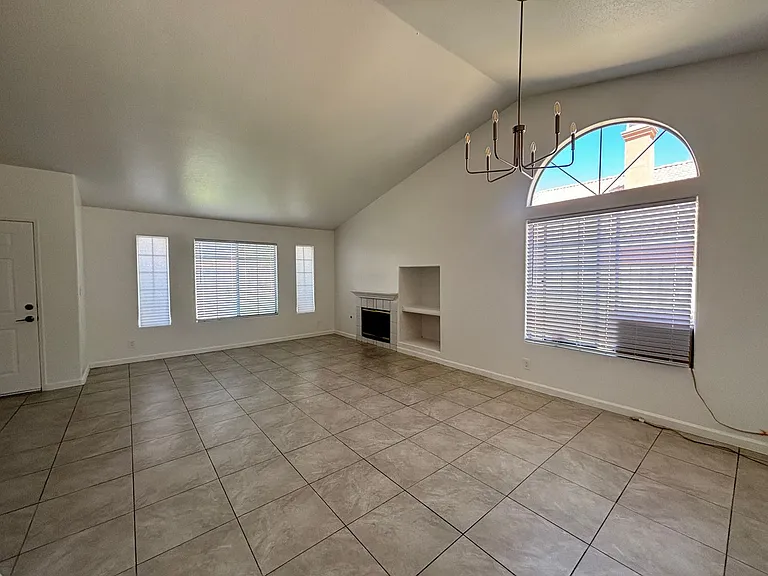 1734 Lightcap St — Photo 6
