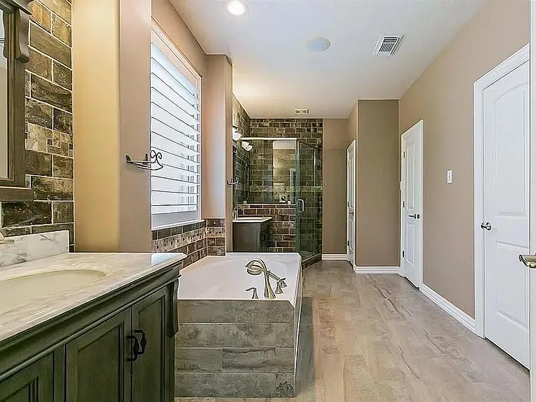 5823 Centennial Glen Dr — Photo 7