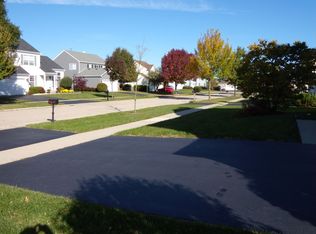 380 Terramere Ln, Lake In The Hills, IL 60156