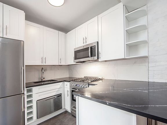 3rd image of 180 7th Ave APT A