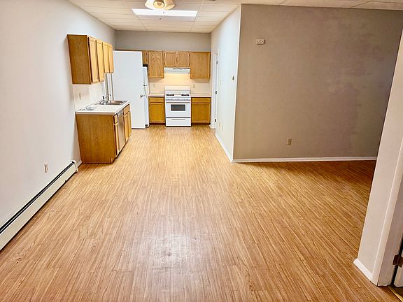 3rd image of 50 Fort St APT 2